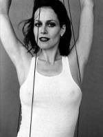 The photo image of Sigourney Weaver. Down load movies of the actor Sigourney Weaver. Enjoy the super quality of films where Sigourney Weaver starred in.