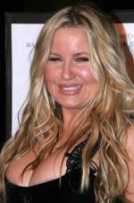 The photo image of Jennifer Coolidge. Down load movies of the actor Jennifer Coolidge. Enjoy the super quality of films where Jennifer Coolidge starred in.