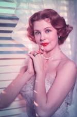 The photo image of Arlene Dahl. Down load movies of the actor Arlene Dahl. Enjoy the super quality of films where Arlene Dahl starred in.