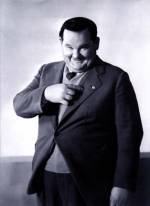 The photo image of Oliver Hardy. Down load movies of the actor Oliver Hardy. Enjoy the super quality of films where Oliver Hardy starred in.