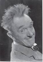 The photo image of Stan Laurel. Down load movies of the actor Stan Laurel. Enjoy the super quality of films where Stan Laurel starred in.