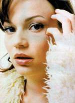 The photo image of Samantha Mathis. Down load movies of the actor Samantha Mathis. Enjoy the super quality of films where Samantha Mathis starred in.
