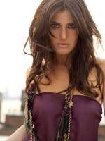 The photo image of Idina Menzel. Down load movies of the actor Idina Menzel. Enjoy the super quality of films where Idina Menzel starred in.