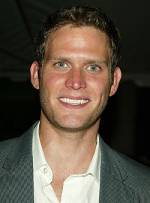 The photo image of Steven Pasquale. Down load movies of the actor Steven Pasquale. Enjoy the super quality of films where Steven Pasquale starred in.