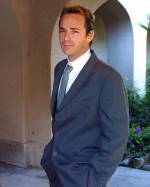 The photo image of Luke Perry. Down load movies of the actor Luke Perry. Enjoy the super quality of films where Luke Perry starred in.