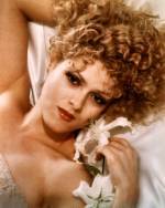 The photo image of Bernadette Peters. Down load movies of the actor Bernadette Peters. Enjoy the super quality of films where Bernadette Peters starred in.