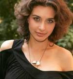 The photo image of Lisa Ray. Down load movies of the actor Lisa Ray. Enjoy the super quality of films where Lisa Ray starred in.