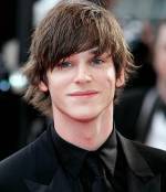 The photo image of Gaspard Ulliel. Down load movies of the actor Gaspard Ulliel. Enjoy the super quality of films where Gaspard Ulliel starred in.